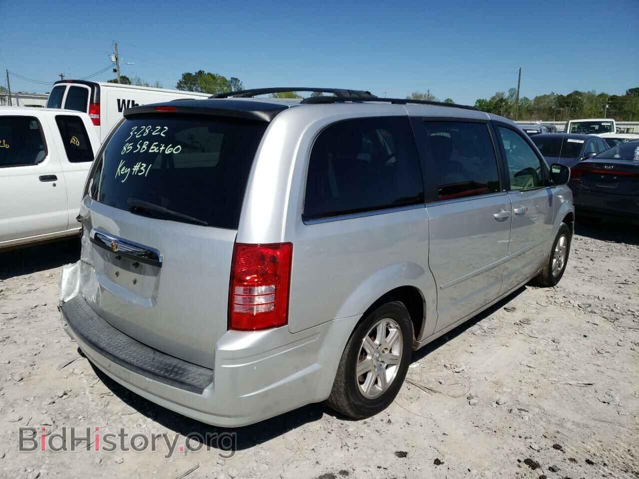 2008 CHRYSLER MINIVAN - VIN: 2A8HR54P48R657455 - Фото 4
