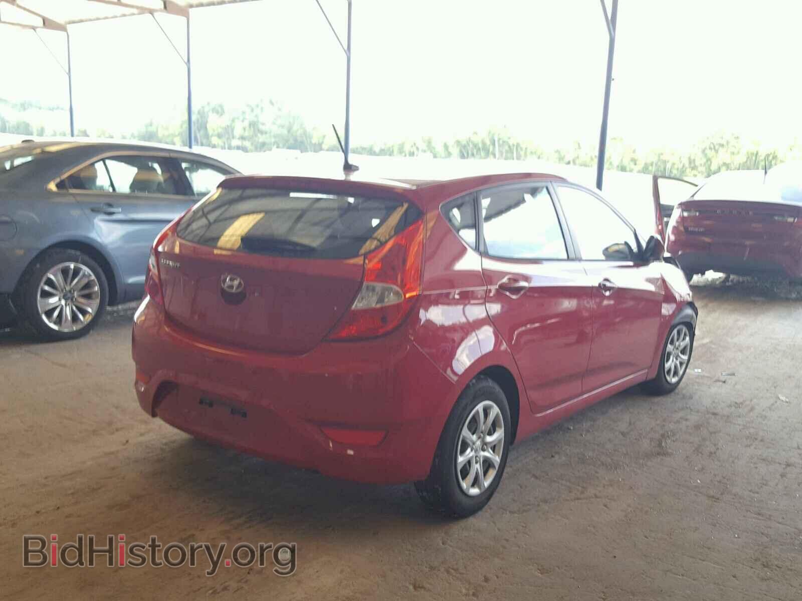 2013 HYUNDAI ACCENT - VIN: KMHCT5AE7DU139838 - Фото 4
