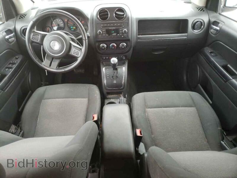2012 Jeep COMPASS (VIN 1C4NJDEB2CD658629) — photo 8 of 13
