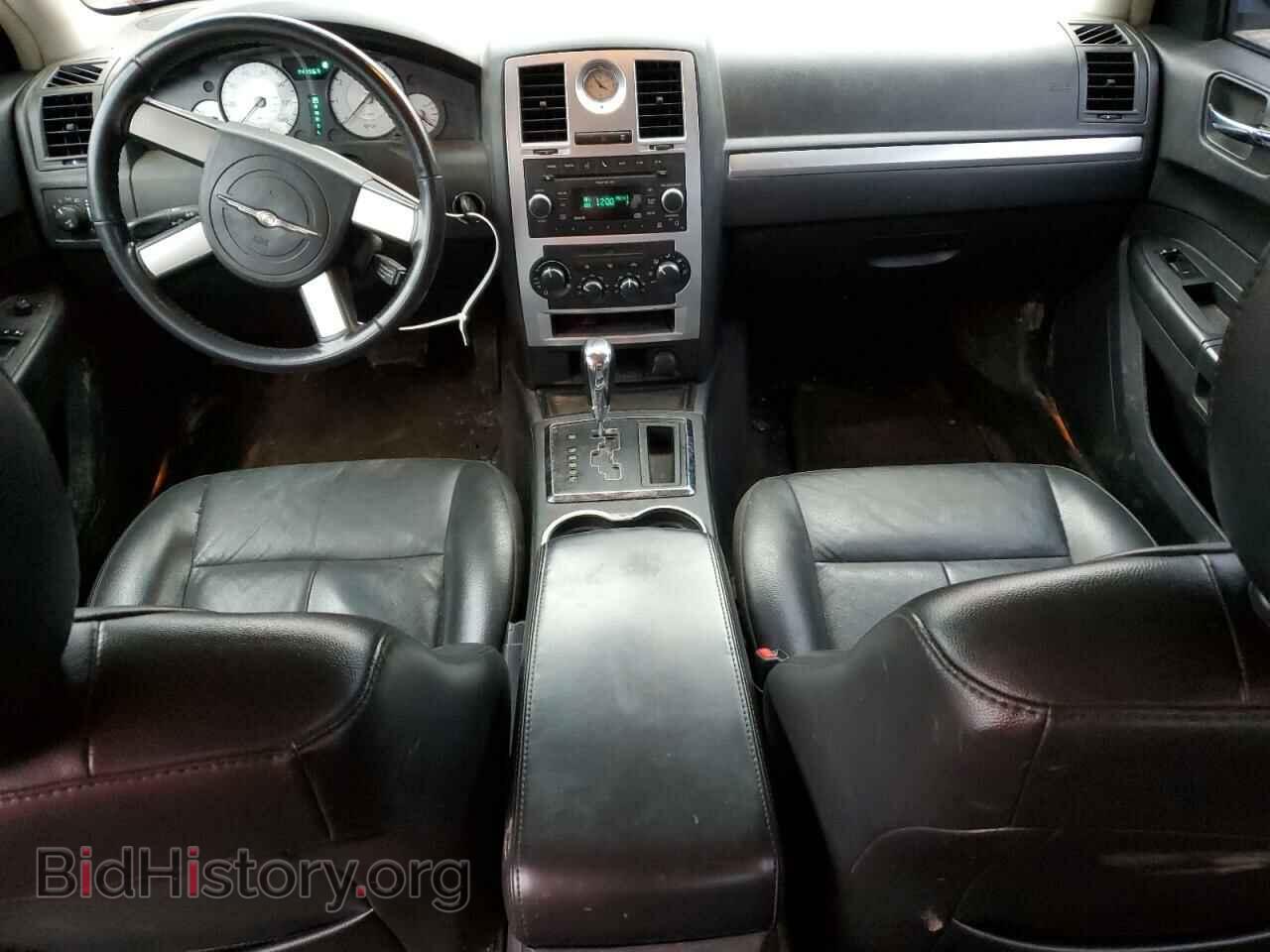 2010 CHRYSLER 300 - VIN: 2C3CA5CV0AH233215 - Фото 8