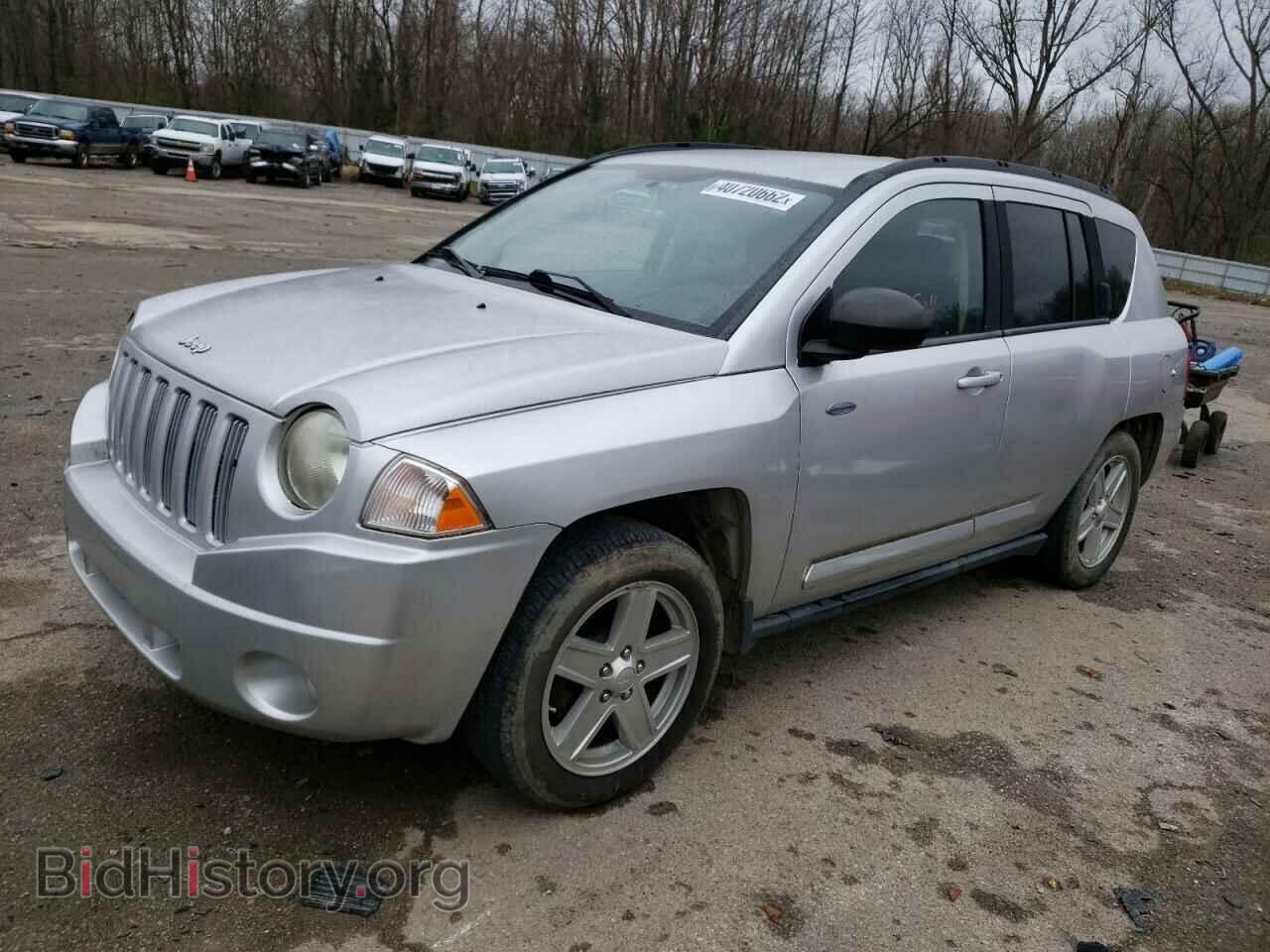 2010 JEEP COMPASS - VIN: 1J4NT1FA3AD621272 - Photo 2