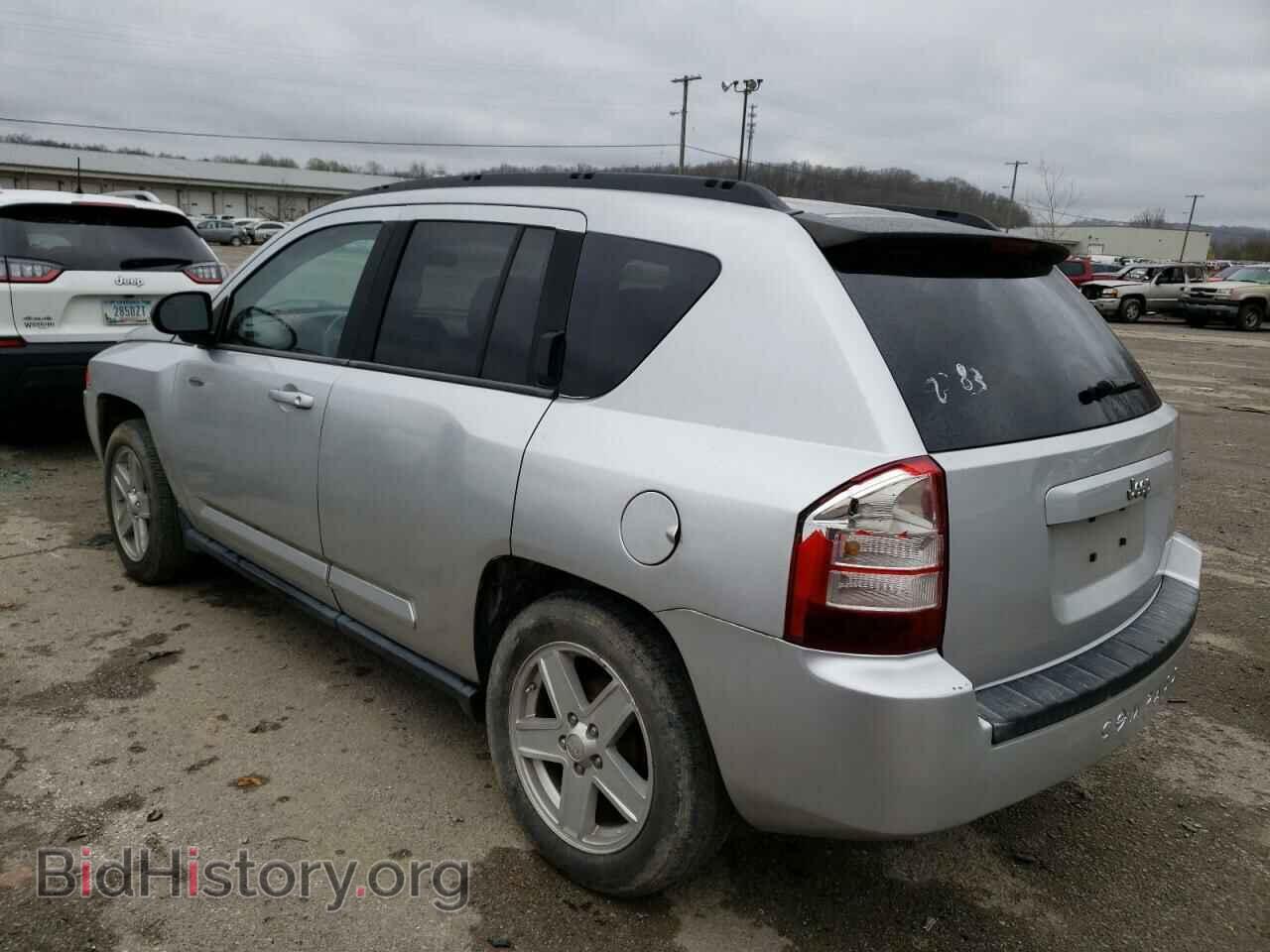 2010 JEEP COMPASS - VIN: 1J4NT1FA3AD621272 - Photo 3