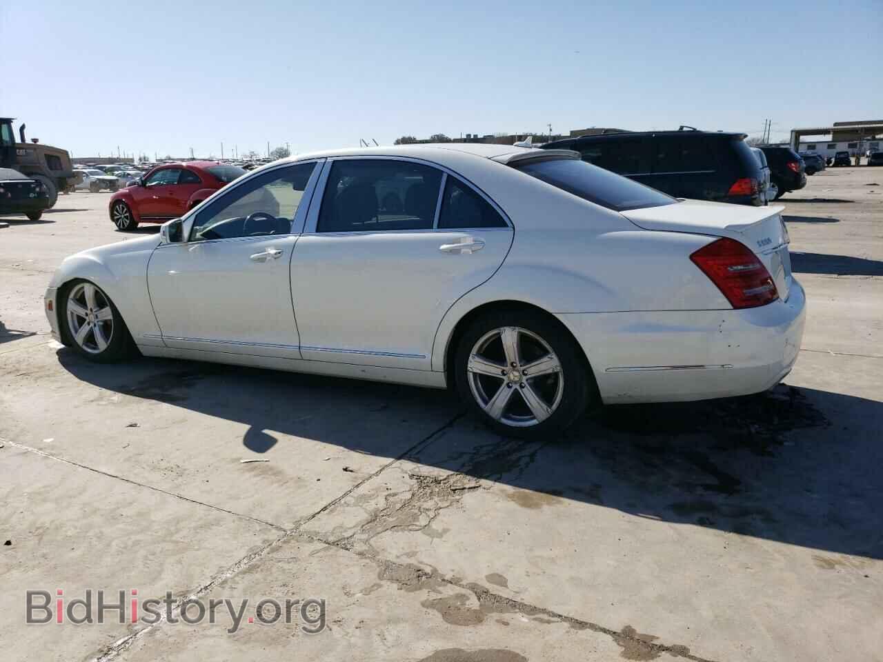2011 MERCEDES-BENZ S-CLASS - VIN: WDDNG7BB6BA403010 - Фото 2