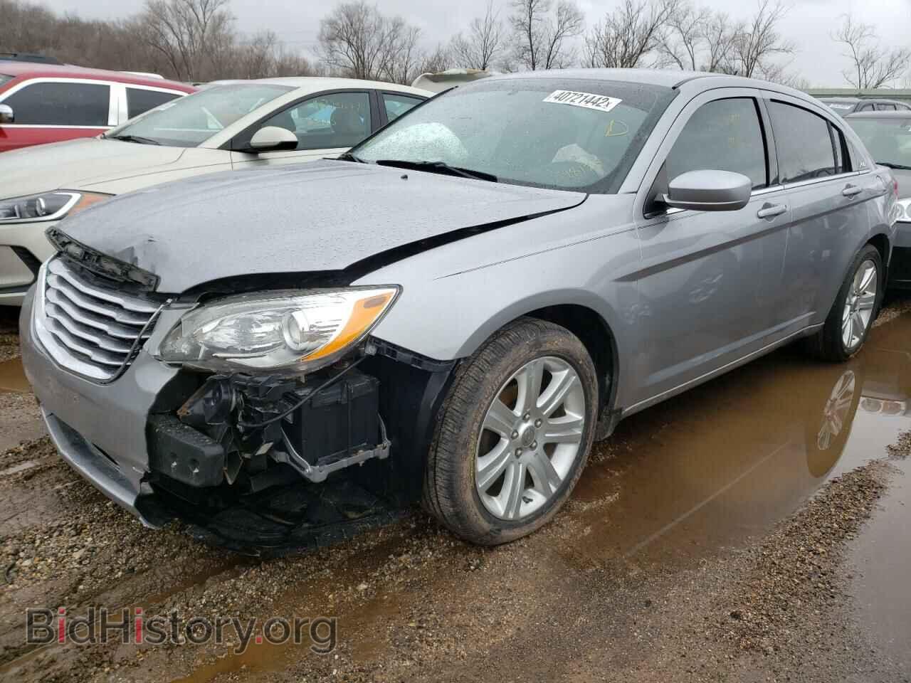 2013 CHRYSLER 200 - VIN: 1C3CCBBB3DN598175 - Фото 2