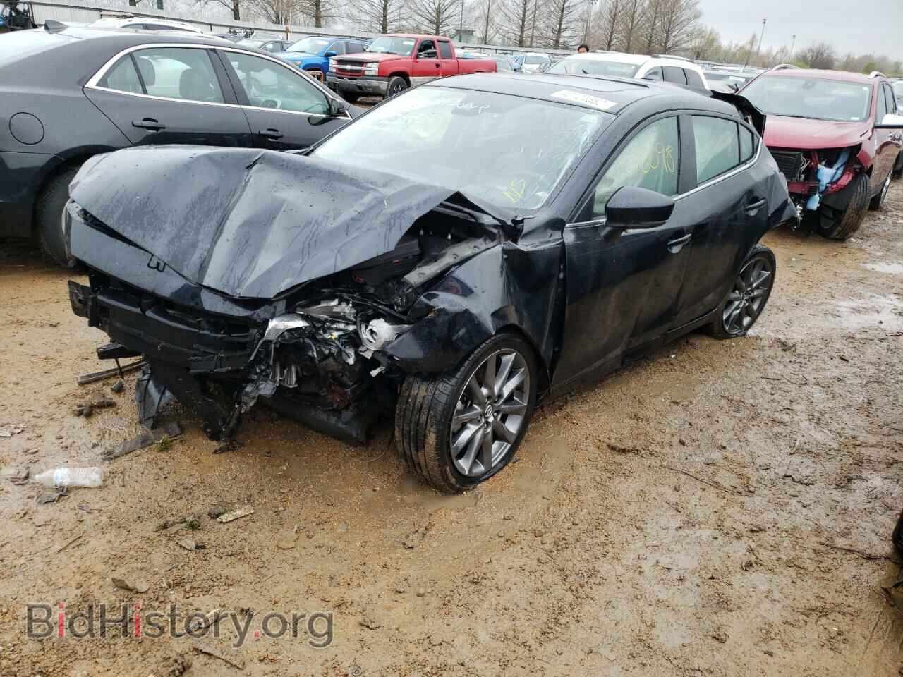 2018 MAZDA 3 - VIN: 3MZBN1M31JM268961 - Фото 2