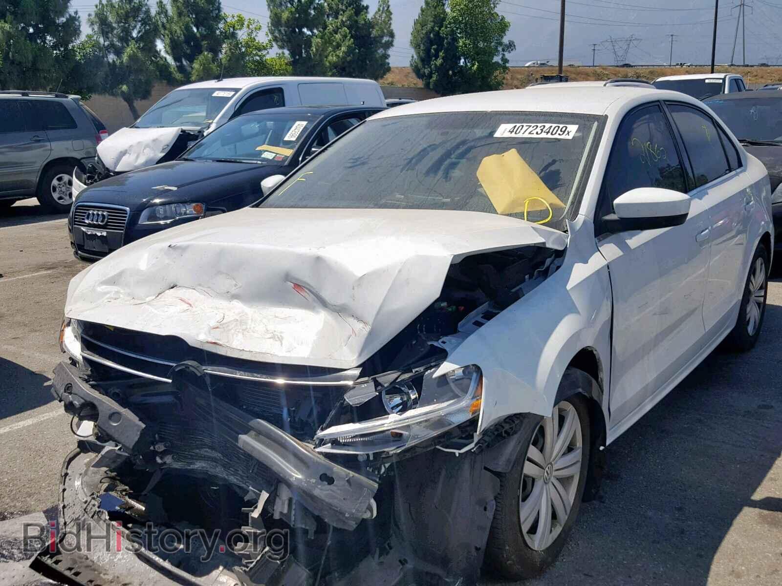 2017 VOLKSWAGEN JETTA - VIN: 3VW2B7AJ4HM363068 - Фото 2