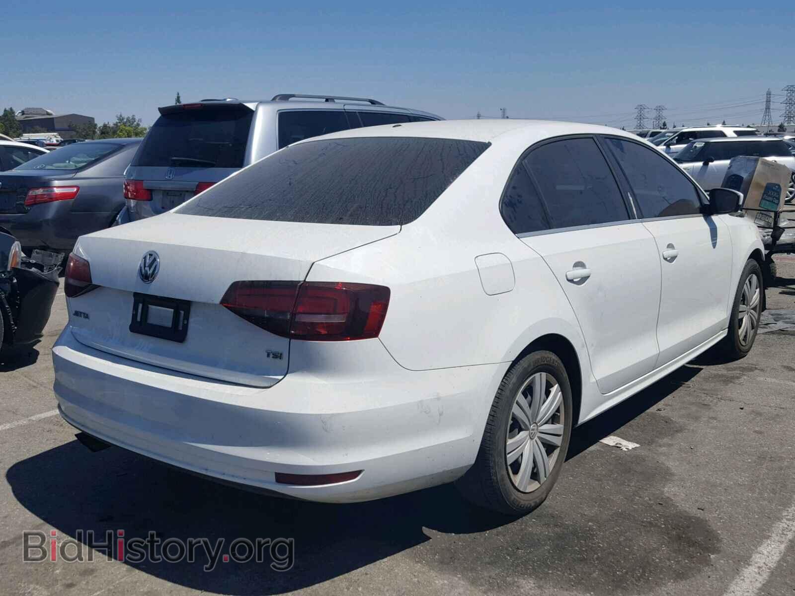 2017 VOLKSWAGEN JETTA - VIN: 3VW2B7AJ4HM363068 - Фото 4