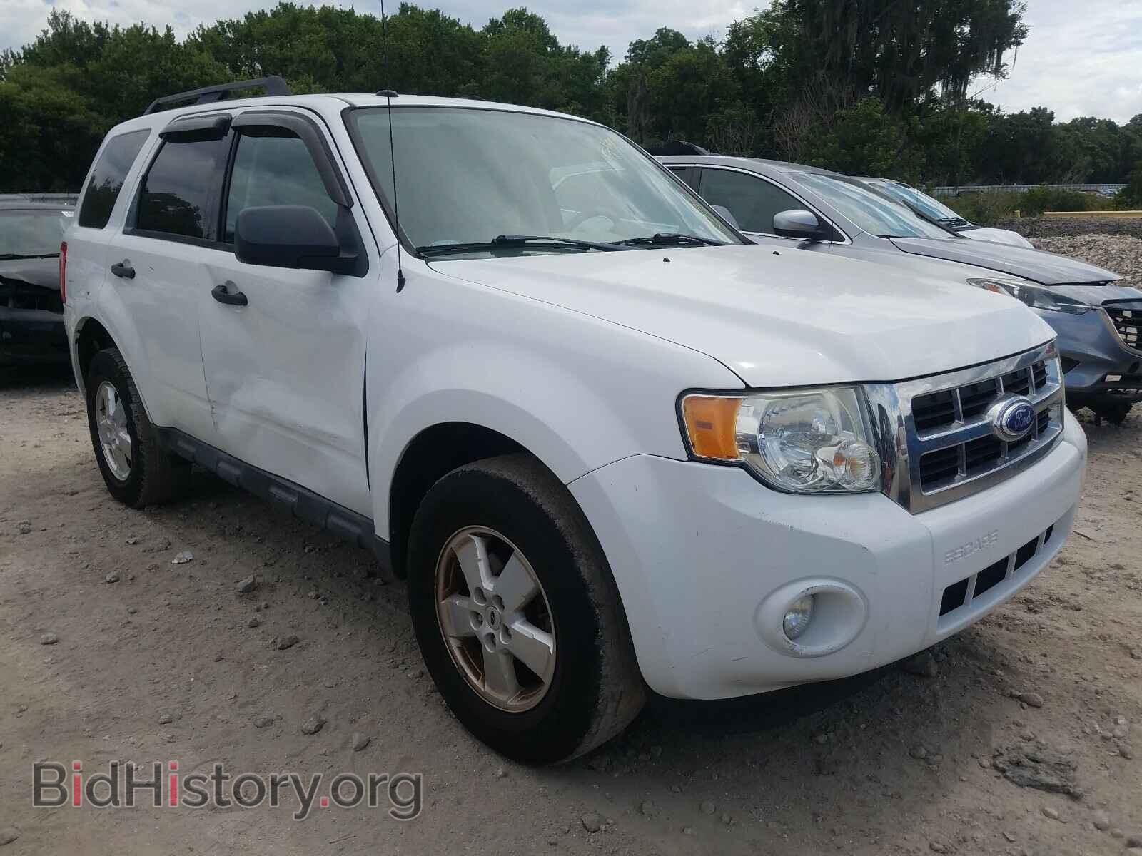 Photo 1FMCU0D77BKC24717 - FORD ESCAPE 2011