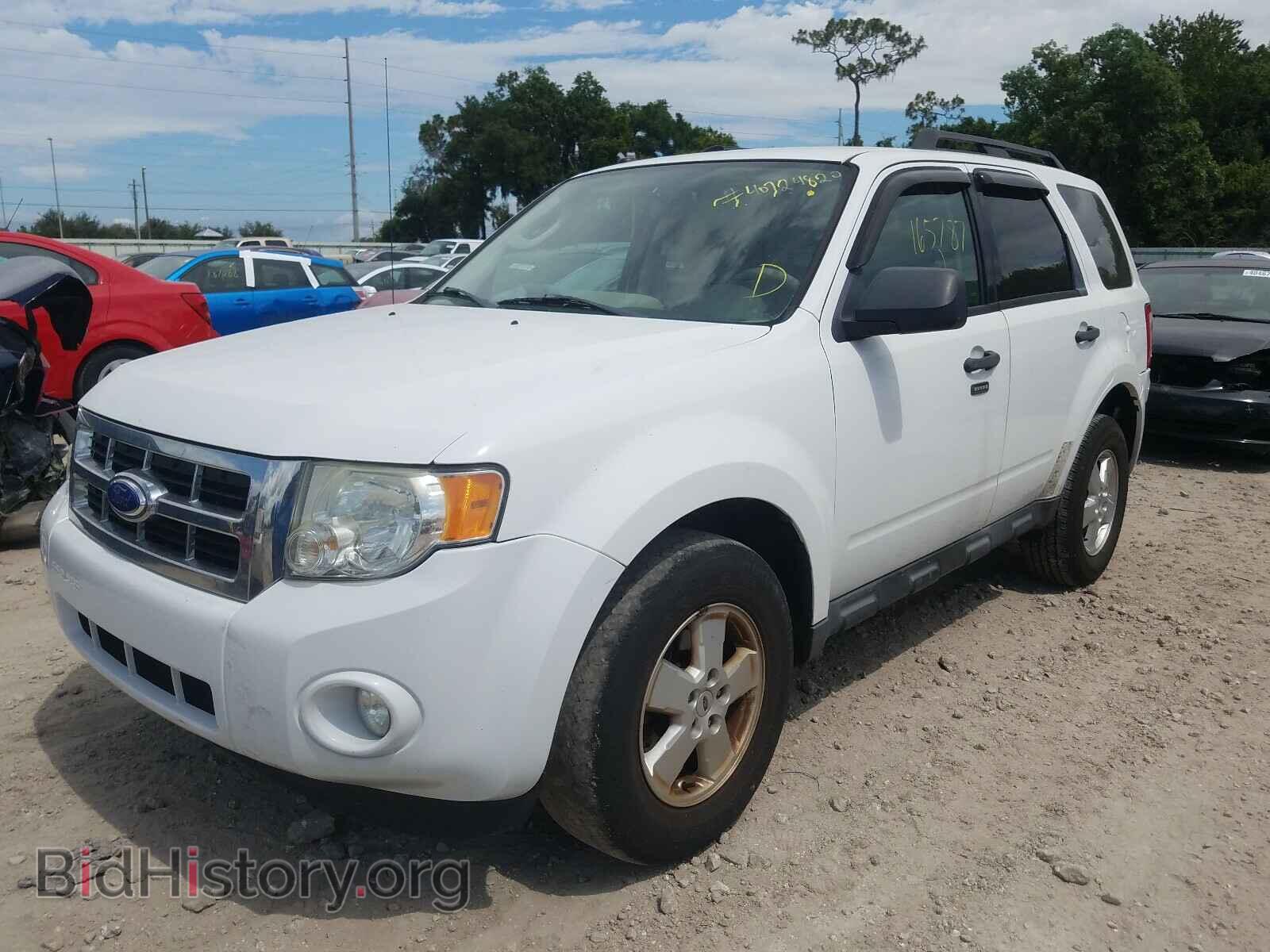2011 FORD ESCAPE - VIN: 1FMCU0D77BKC24717 - Фото 2