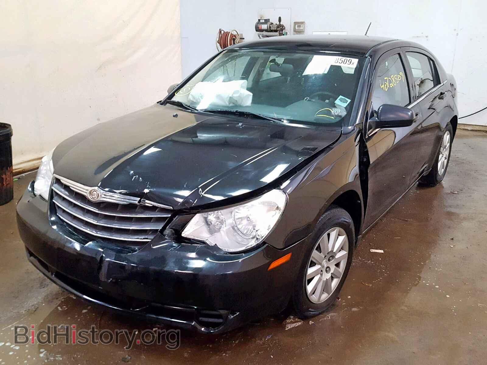 2010 CHRYSLER SEBRING - VIN: 1C3CC4FB2AN232841 - Фото 2