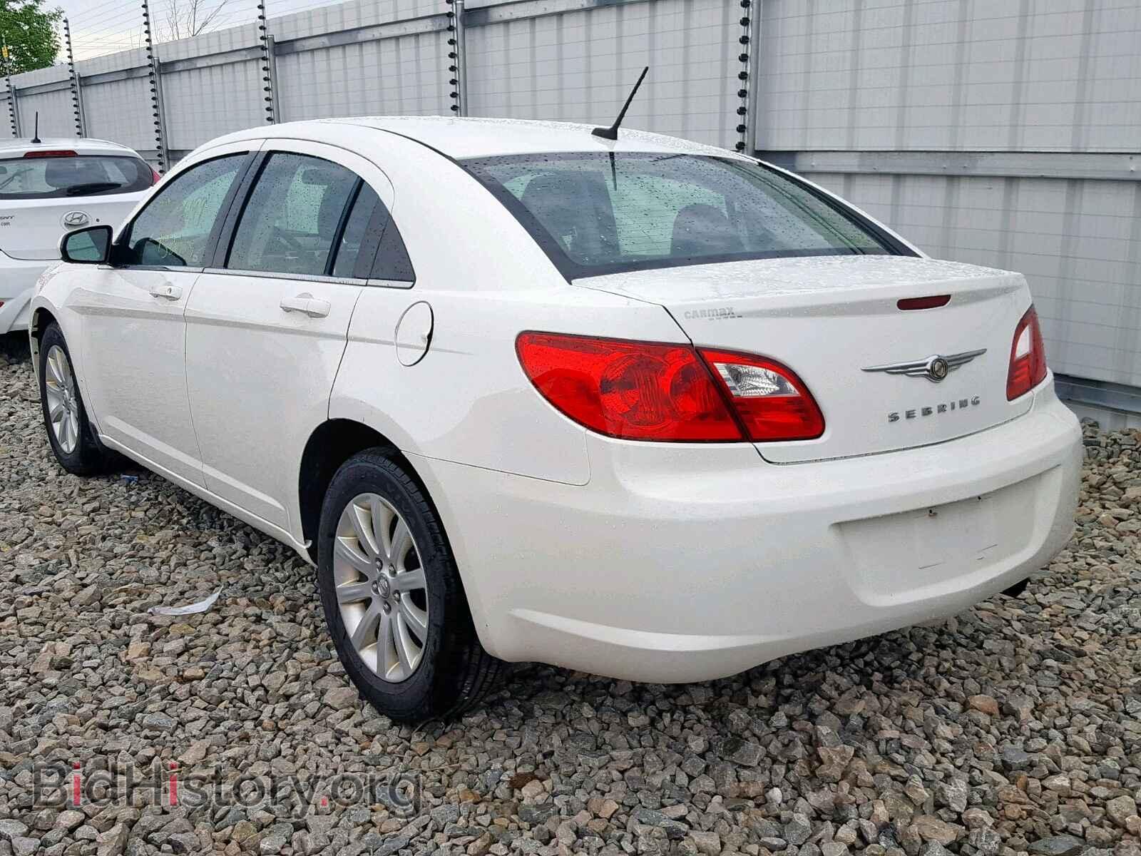 2010 CHRYSLER SEBRING - VIN: 1C3CC5FB3AN185244 - Фото 3