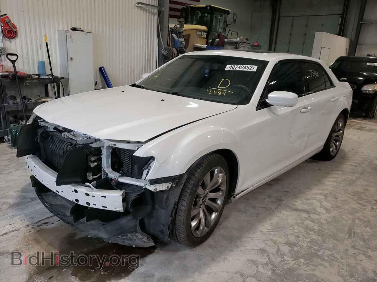 2014 CHRYSLER 300 - VIN: 2C3CCABG4EH272384 - Фото 2