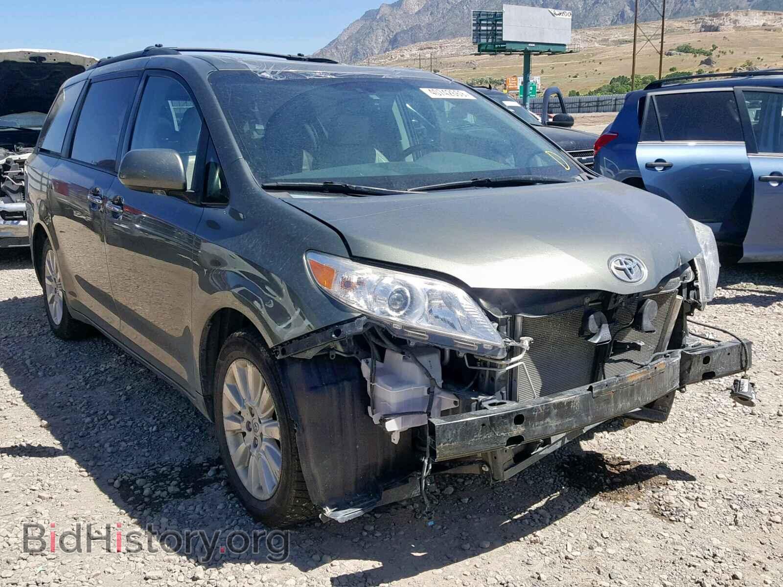 Photo 5TDDK3DC7CS048114 - TOYOTA SIENNA XLE 2012