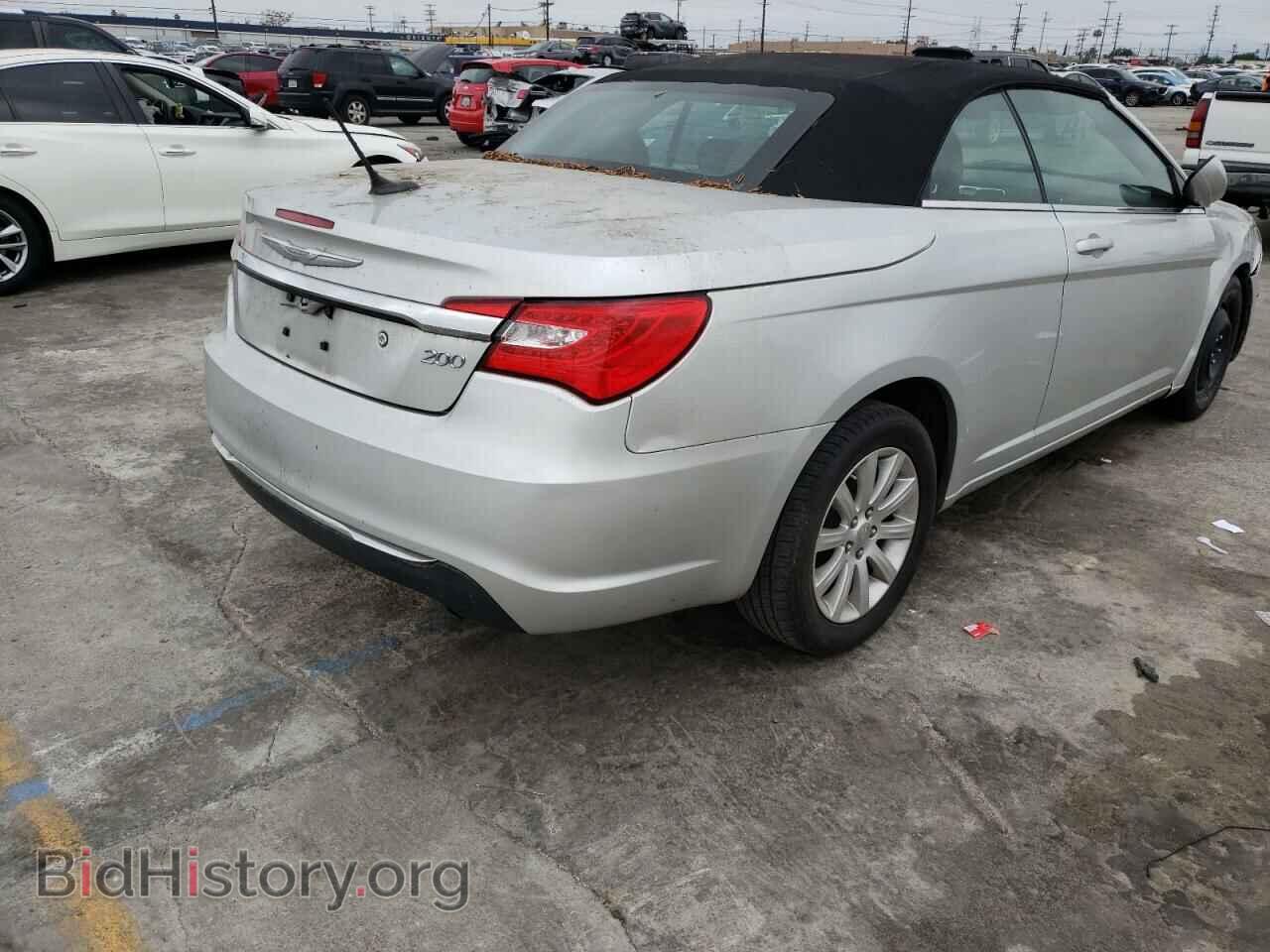2011 CHRYSLER 200 - VIN: 1C3BC2EB0BN620461 - Фото 4