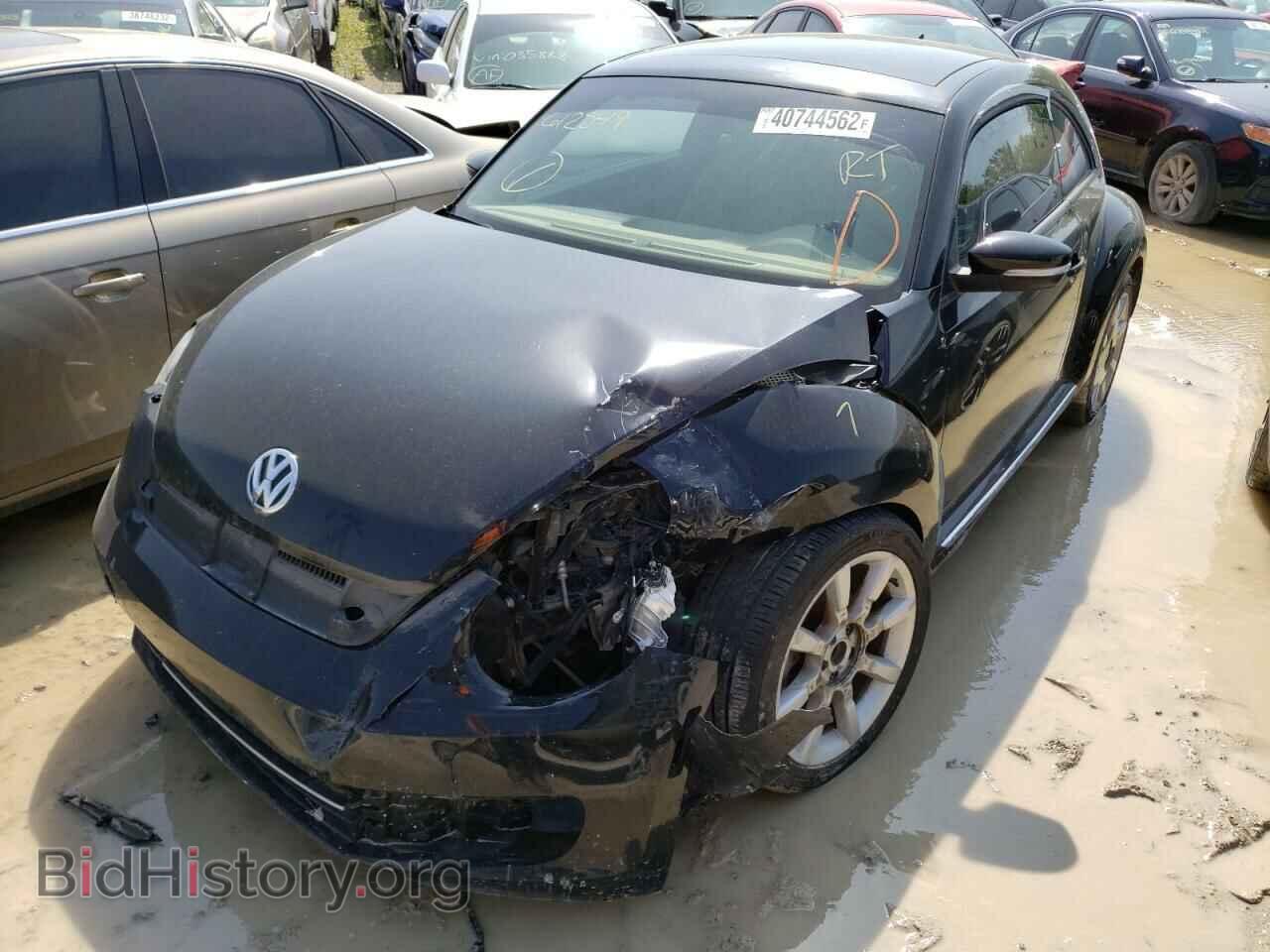 2013 VOLKSWAGEN BEETLE - VIN: 3VWJP7AT5DM612549 - Фото 2