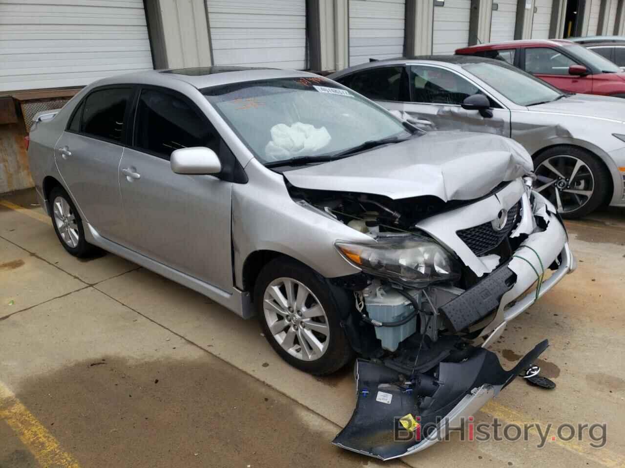 Photo 1NXBU4EE2AZ252833 - TOYOTA COROLLA 2010