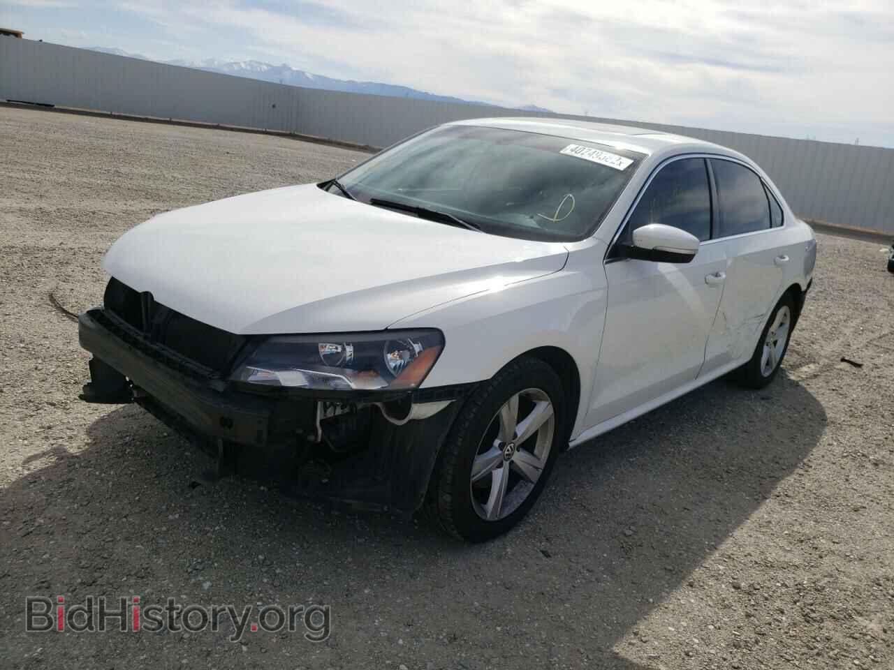 2012 VOLKSWAGEN PASSAT - VIN: 1VWBP7A33CC076107 - Фото 2