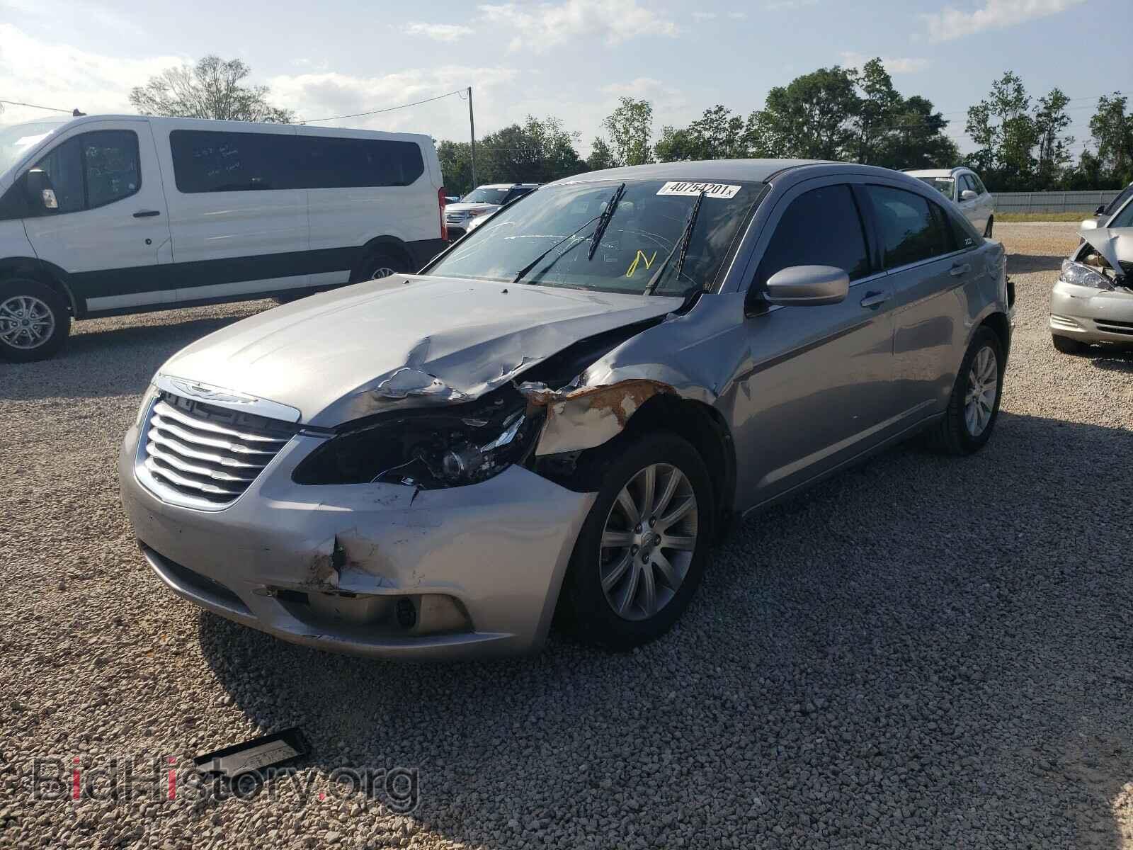 2013 CHRYSLER 200 - VIN: 1C3CCBBB3DN695196 - Фото 2