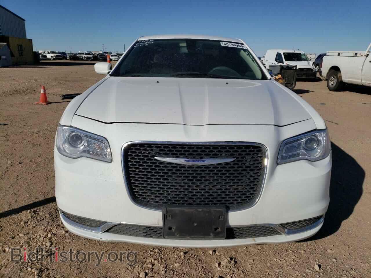 2019 CHRYSLER 300 - VIN: 2C3CCAAG4KH746055 - Фото 5