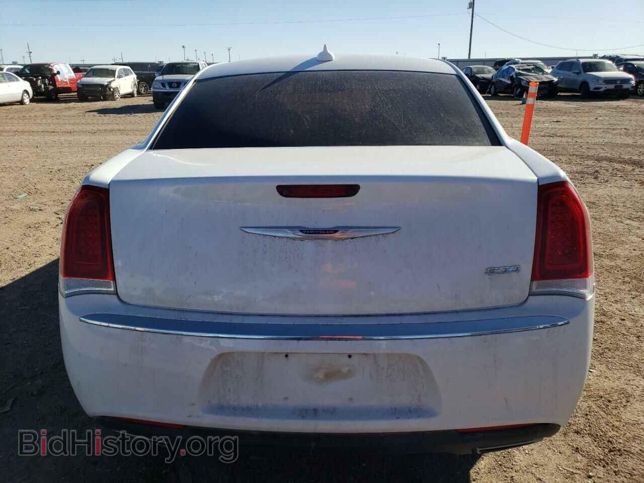2019 CHRYSLER 300 - VIN: 2C3CCAAG4KH746055 - Фото 6
