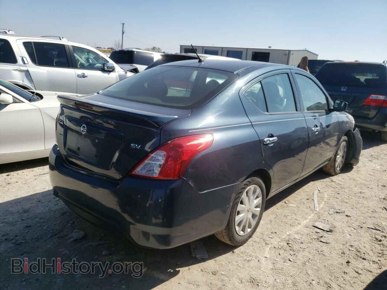 2017 NISSAN VERSA - VIN: 3N1CN7AP3HL883810 - Фото 3