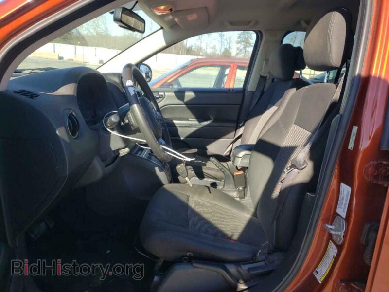 2012 Jeep COMPASS (VIN 1C4NJDEB0CD686879) — photo 7 of 13