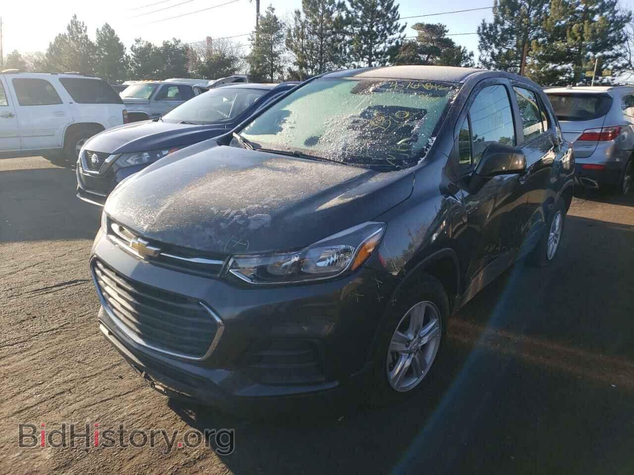 2019 CHEVROLET TRAX - VIN: 3GNCJKSB3KL374409 - Фото 2