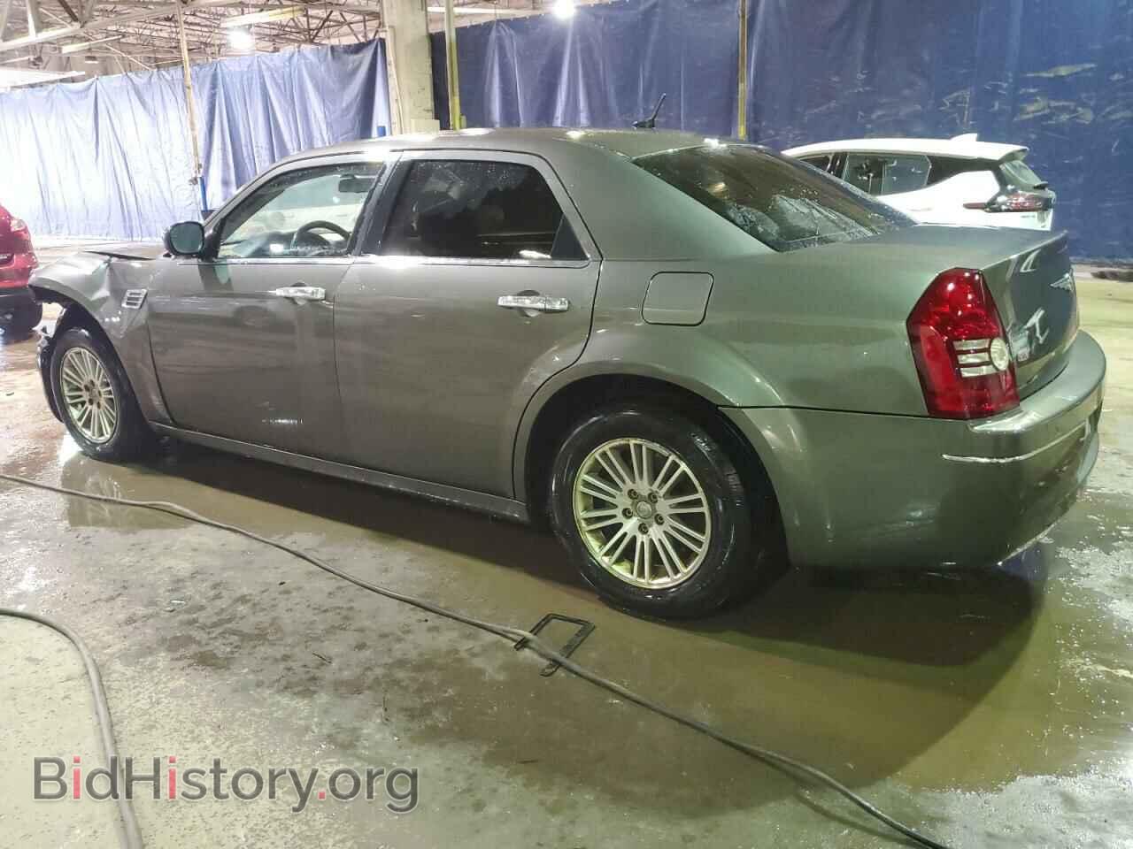 2008 CHRYSLER 300 - VIN: 2C3KA53G88H124606 - Фото 2