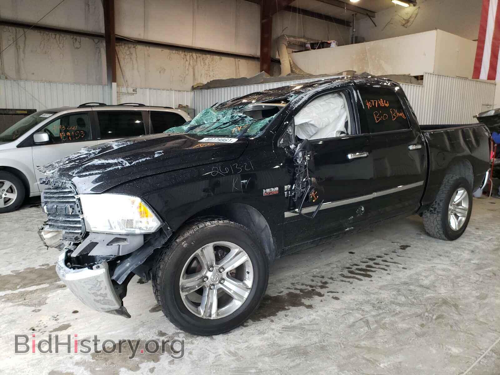 2015 RAM 1500 - VIN: 3C6RR7LT8FG666028 - Фото 2