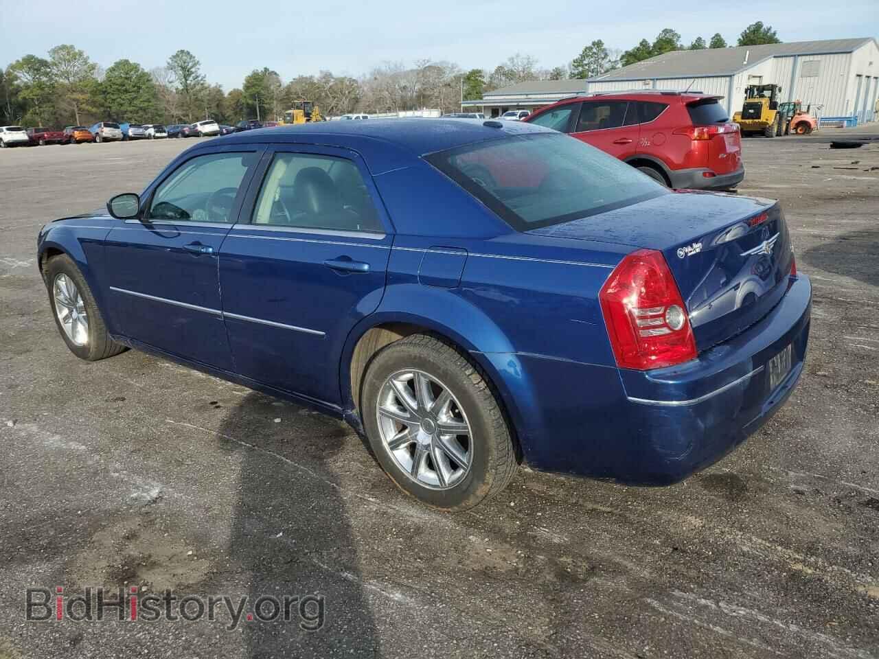 2009 CHRYSLER 300 - VIN: 2C3LA53V49H570823 - Фото 2
