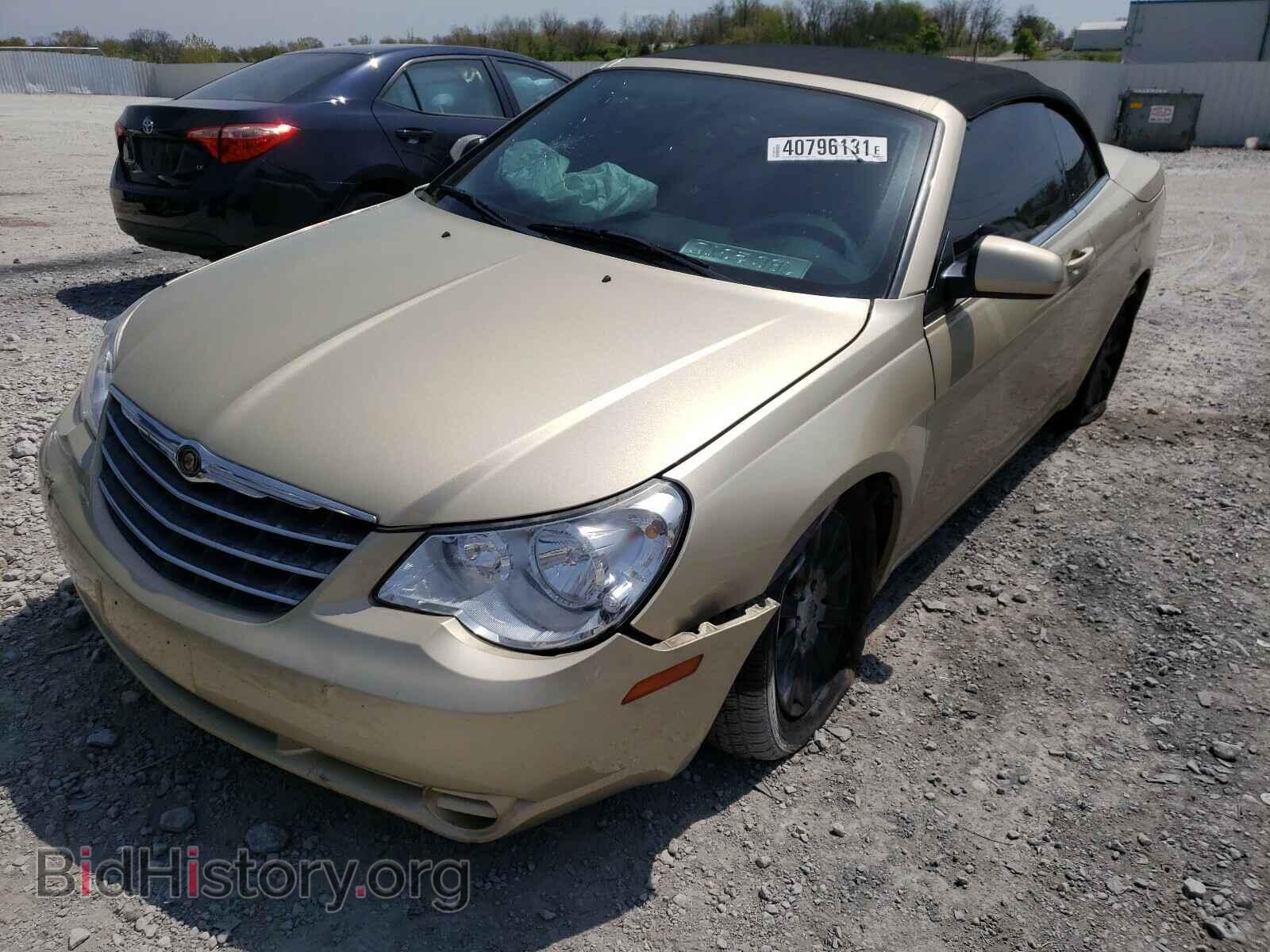 2010 CHRYSLER SEBRING - VIN: 1C3BC5ED7AN219944 - Фото 2
