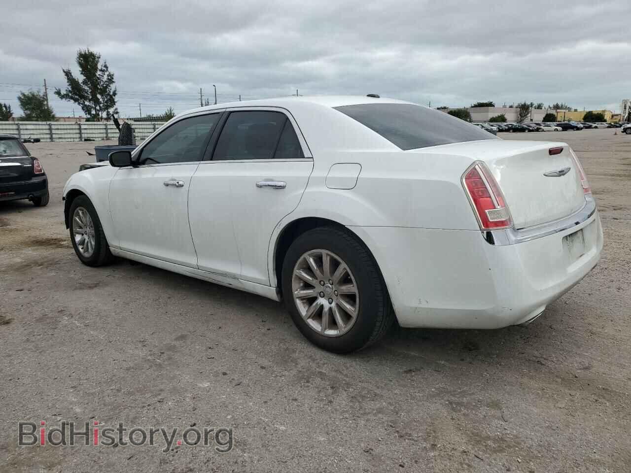 2014 CHRYSLER 300 - VIN: 2C3CCAEG0EH365382 - Фото 2