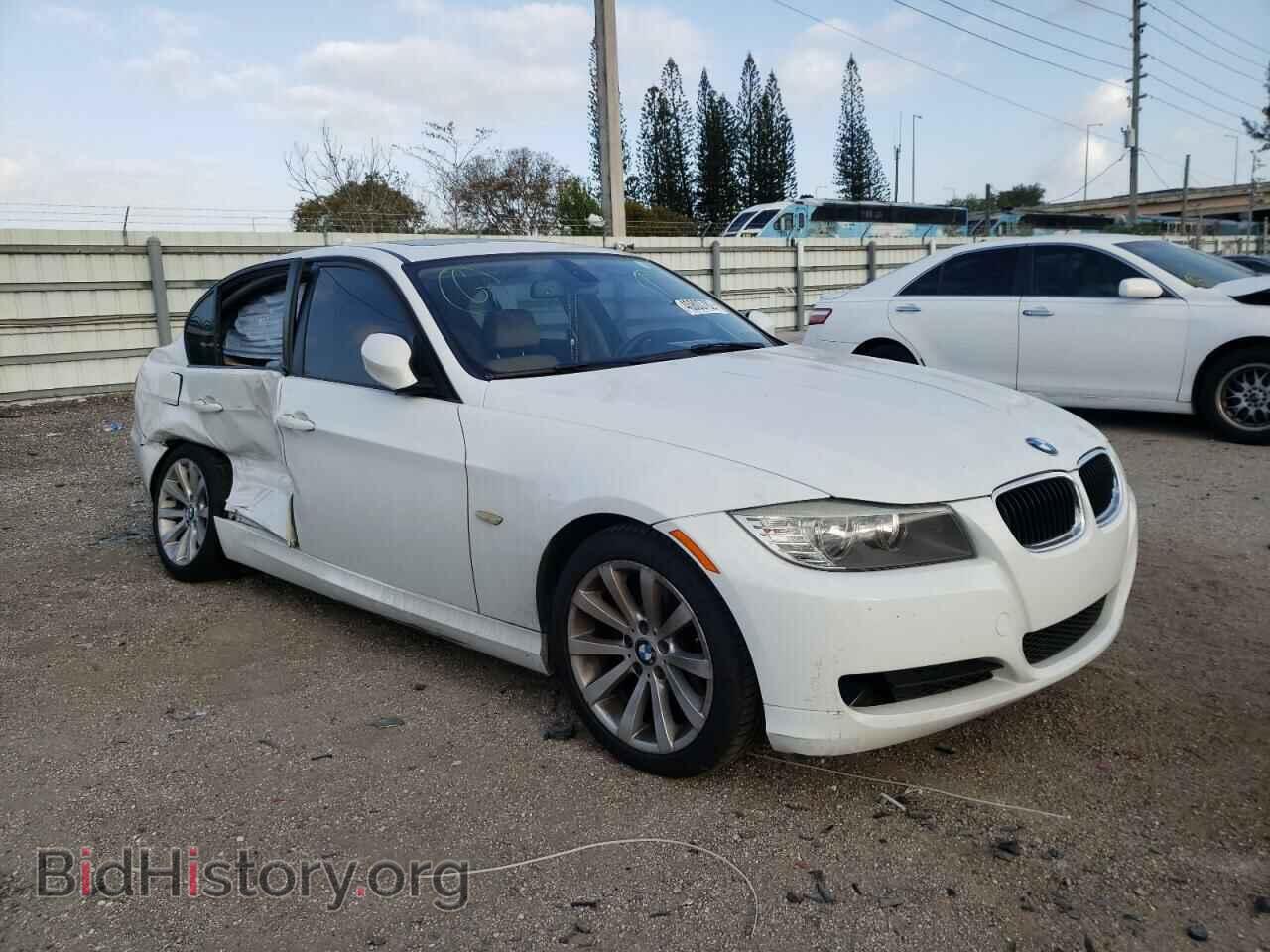 Photo WBAPH7C56BA802361 - BMW 3 SERIES 2011