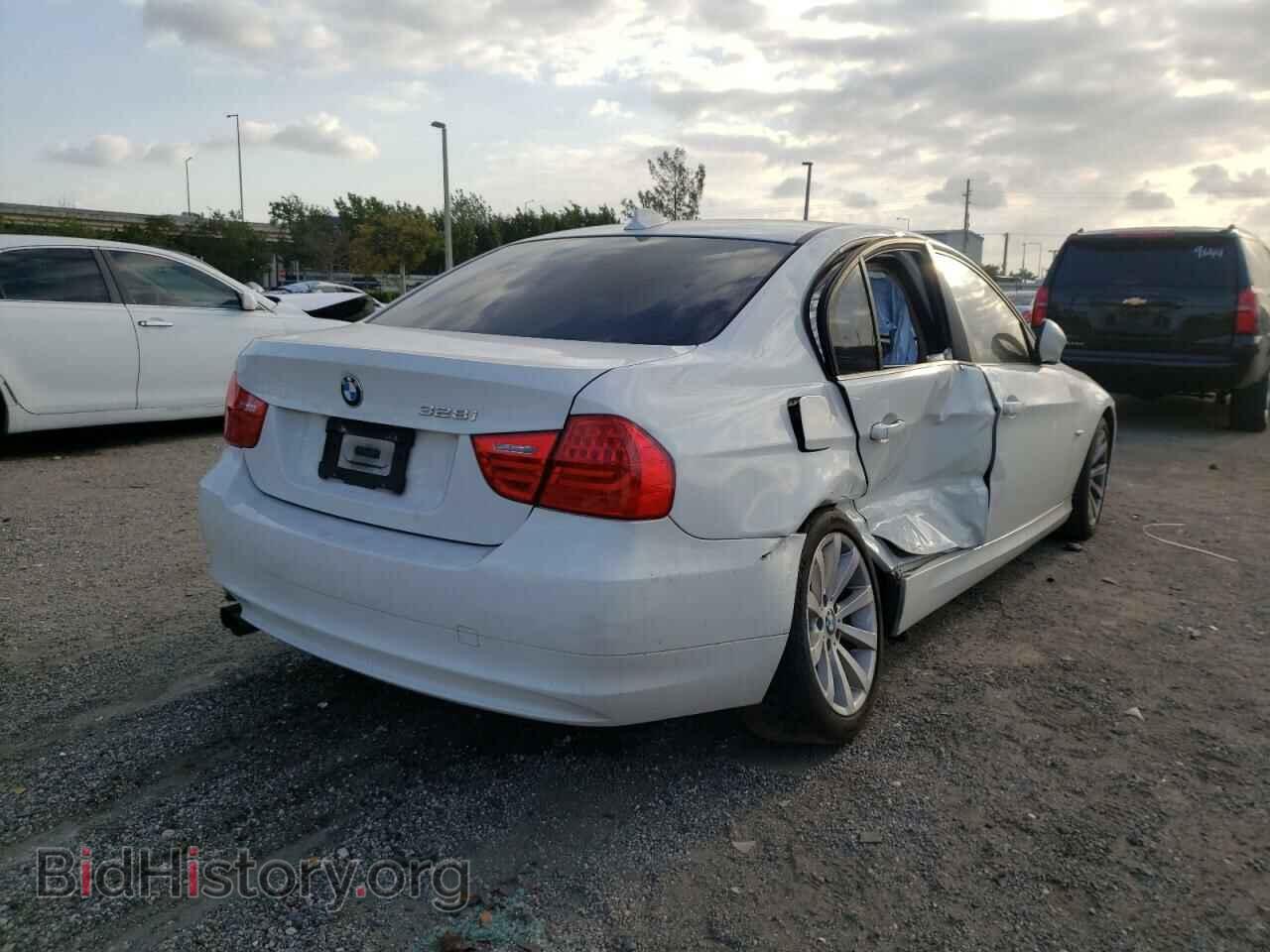 2011 BMW 3 SERIES - VIN: WBAPH7C56BA802361 - Фото 4