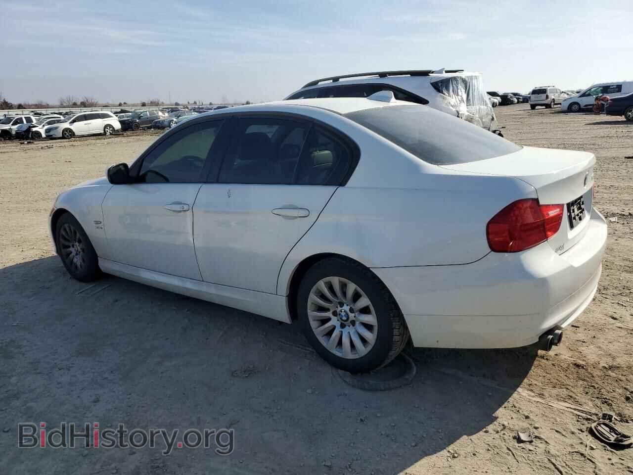 2009 BMW 3 SERIES - VIN: WBAPK735X9A457105 - Фото 2