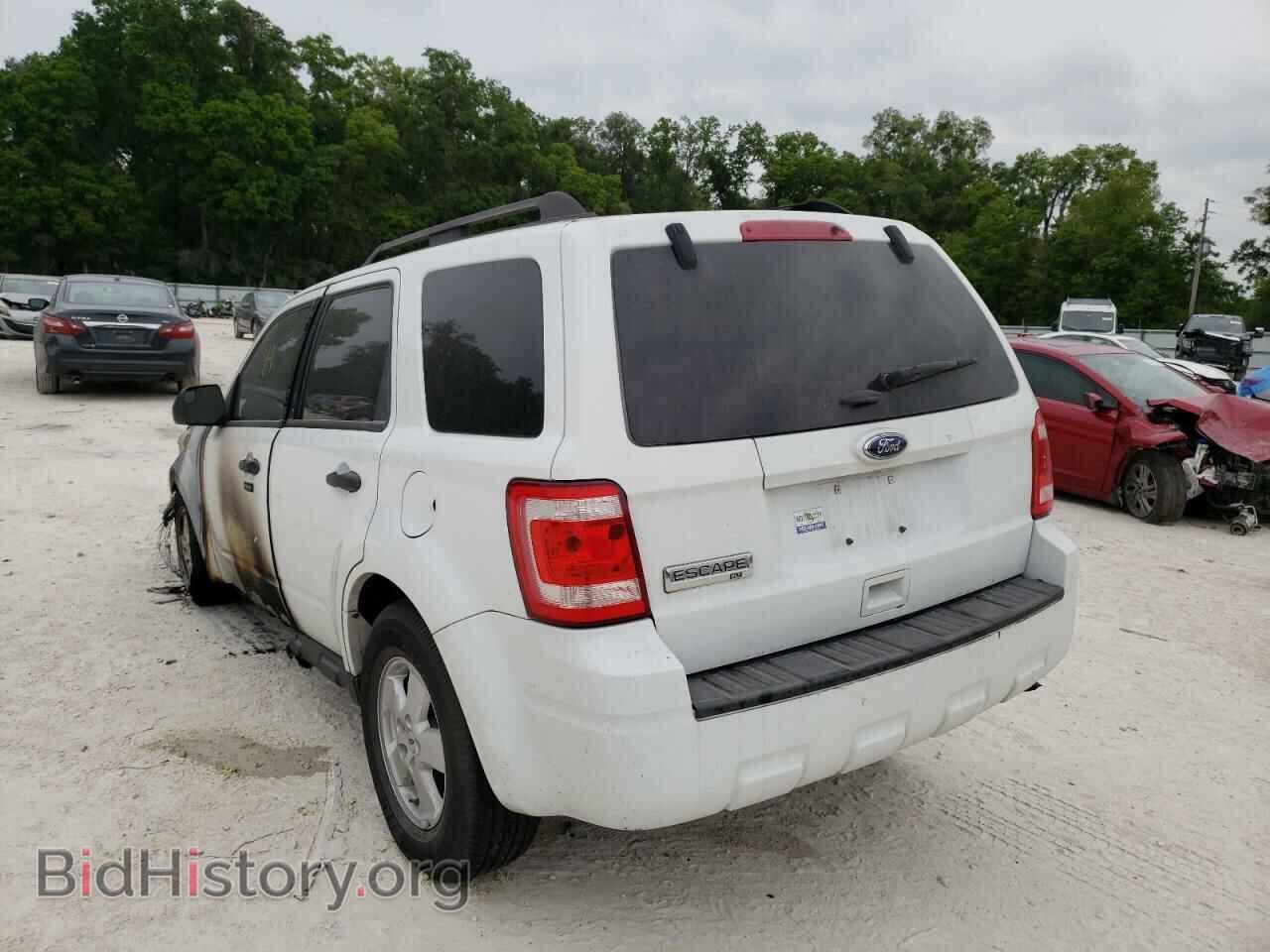 2011 FORD ESCAPE - VIN: 1FMCU0D78BKB74667 - Фото 3