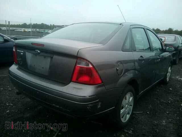 2007 FORD FOCUS - VIN: 1FAHP34N97W137635 - Photo 4