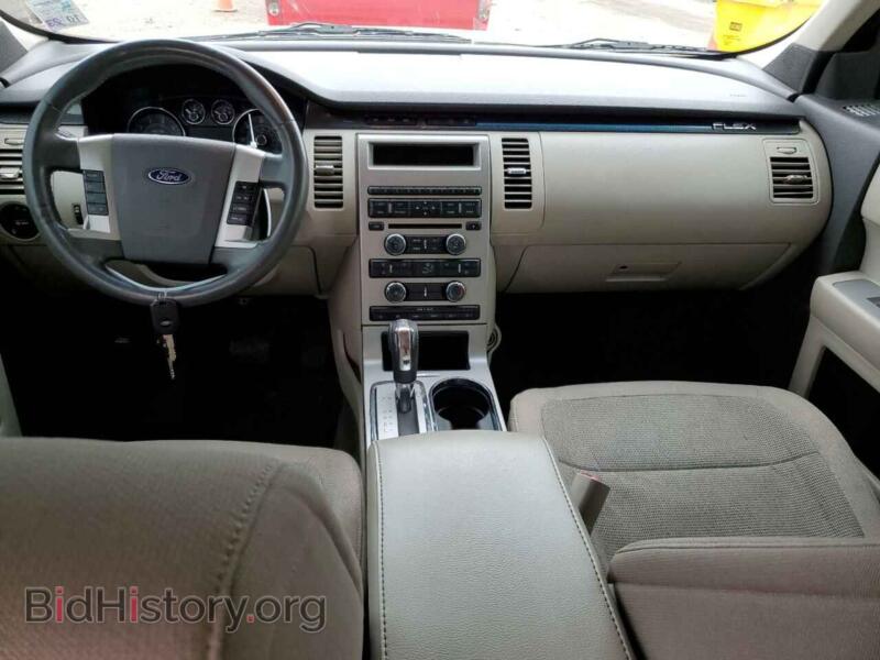 2011 Ford FLEX (VIN 2FMGK5BC5BBD20876) — photo 8 of 13