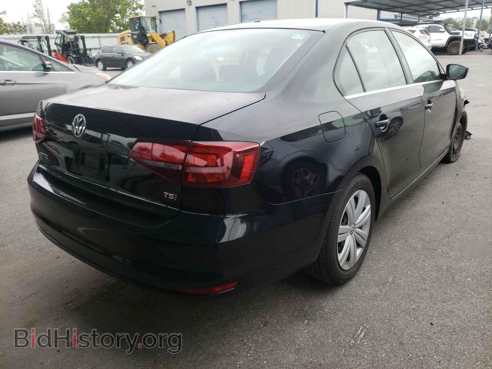 2017 VOLKSWAGEN JETTA - VIN: 3VW2B7AJ4HM395941 - Фото 4