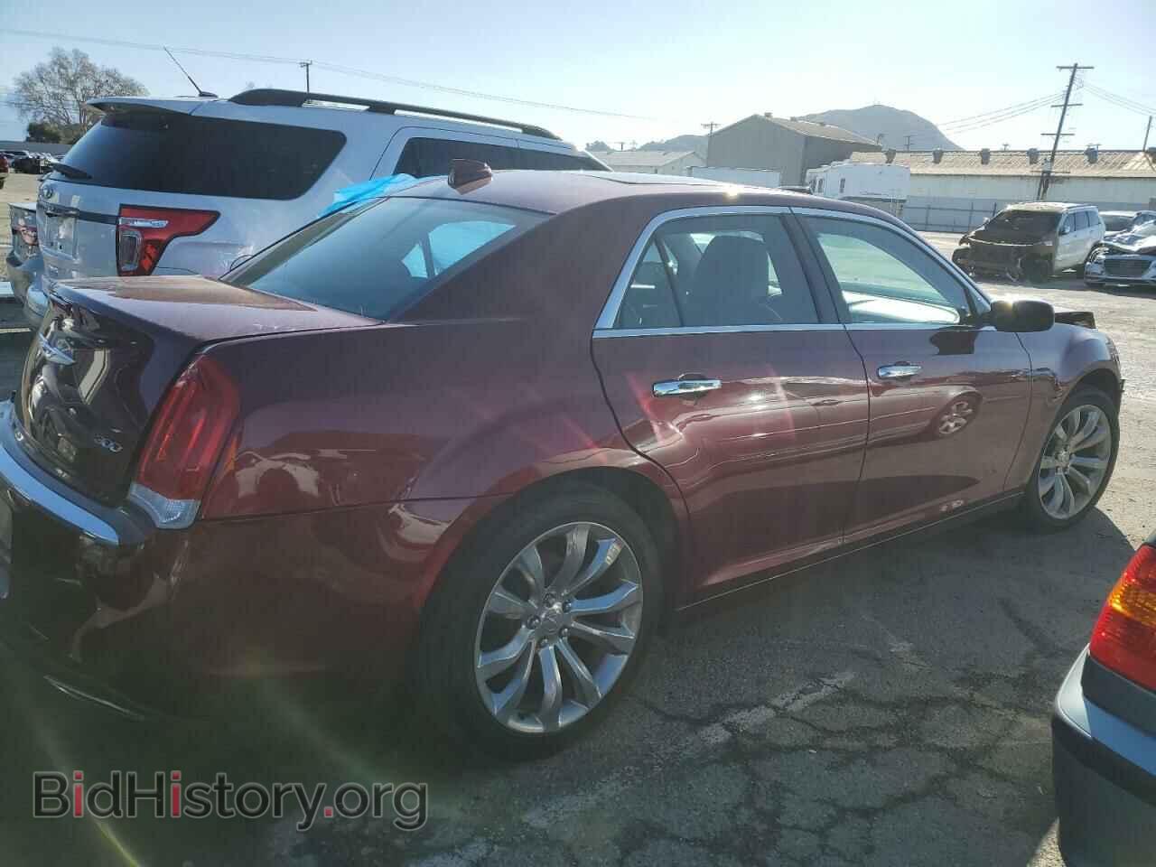 2019 CHRYSLER 300 - VIN: 2C3CCAEG5KH568635 - Фото 3