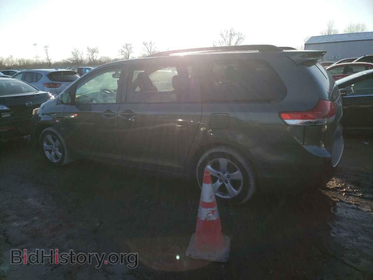 2011 TOYOTA All Models - VIN: 5TDKK3DC7BS138983 - Фото 2