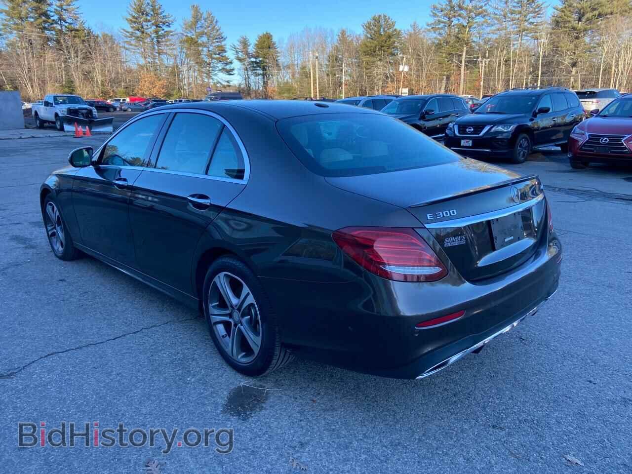 2017 MERCEDES-BENZ E-CLASS - VIN: WDDZF4KBXHA171555 - Фото 2