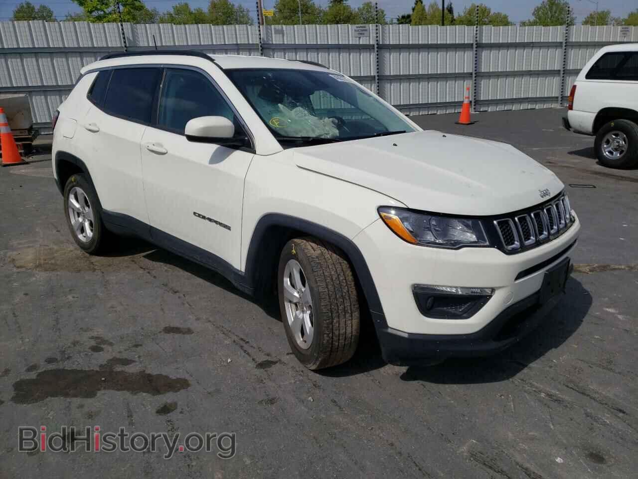 Photo 3C4NJCBB4JT145047 - JEEP COMPASS 2018