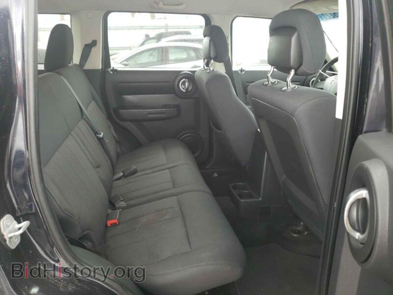2011 Dodge NITRO (VIN 1D4PT4GK7BW514600) — photo 6 of 10