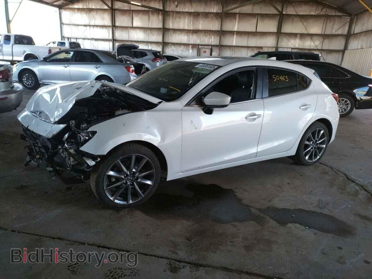 Фотография 3MZBN1M39JM175900 - MAZDA 3 2018