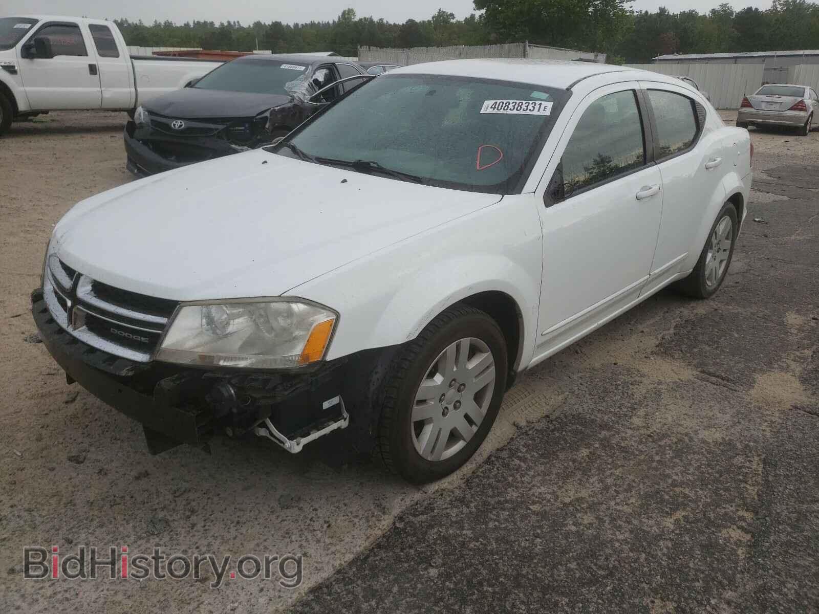 2011 DODGE AVENGER - VIN: 1B3BD4FB8BN588573 - Фото 2