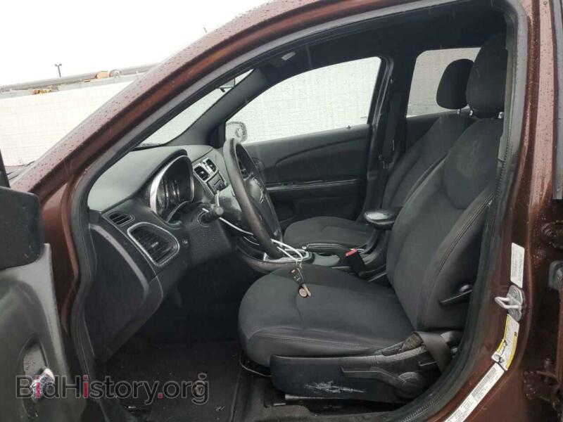 2013 Chrysler 200 (VIN 1C3CCBAB4DN735822) — photo 7 of 12