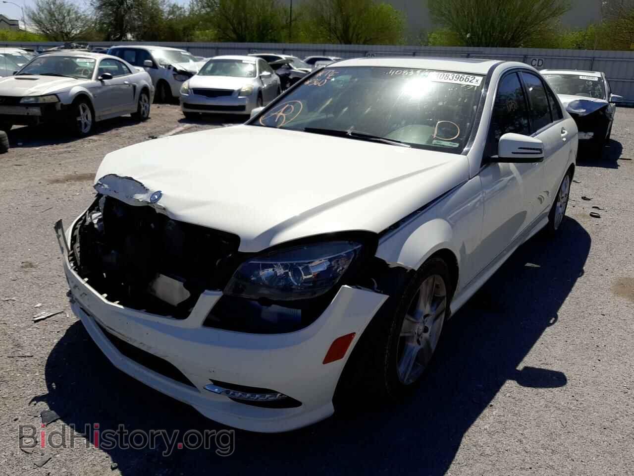 2011 MERCEDES-BENZ C-CLASS - VIN: WDDGF5EB2BA466567 - Фото 2