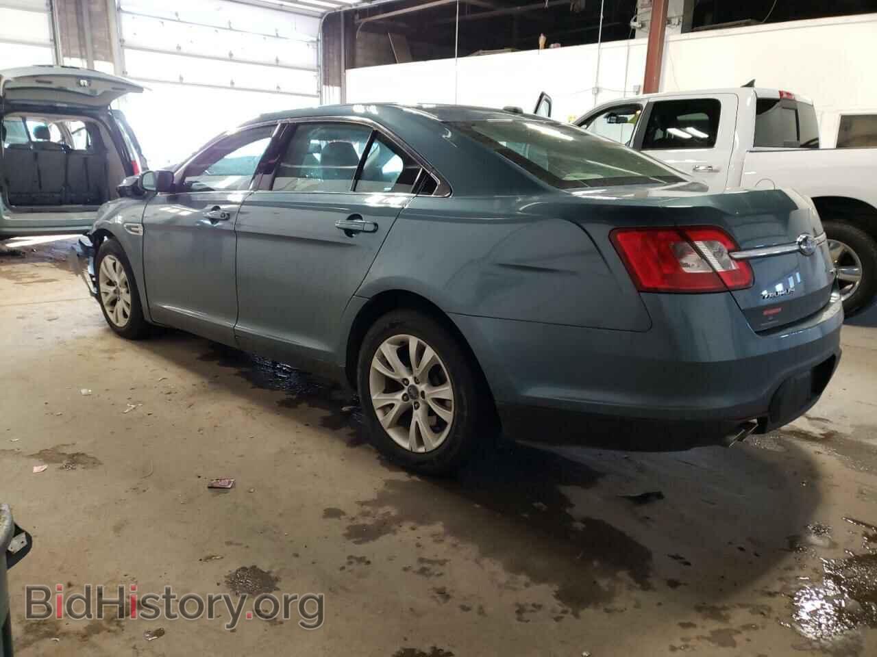 2010 FORD TAURUS - VIN: 1FAHP2EW5AG152135 - Фото 2