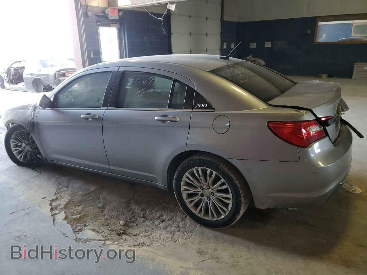 2013 CHRYSLER 200 - VIN: 1C3CCBAB1DN670699 - Фото 2
